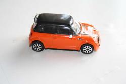 bburago mini cooper S 1/43 ARABA VE ÇEKİCİ Sİ İLE BERABER       OYUNCAK ARABA KOLLESKİYON (( YENİ RAF
