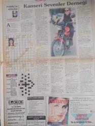 Kelebek Magazin Gazetesi - 24 Haziran 1998 - Emel Müftüoğlu - Pınar Köksal - Berra Kılıç - Nalan Erkaraş - Güzin Abla - Sigara Mutluluğumu Bozdu - Kanat Atkaya - Nolacak Bu Müziğin Hali - Kadınlar Daha Başarılı - Nalan Erkarakaş - Hedef Yurttaşı - Gündüz Tezmen - Güngörmüşler (Kavanagh) - Fatoş (Chic Young) - Dedektif Nik - Bizimkiler (Ersin Burak) Çizgi Romanları - Makbel Oytay - Kanseri Sevenler Derneği - Ateşle Son dans - Büyük Buluşma - Dünya Gözüyle Anadolu fotoğraf ve haberi - Tam Takım Gazete