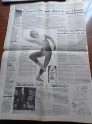 Cumhuriyet Gazetesi - 11 Ocak 1995 - Kurucusu Yunus Nadi - İlhan Selçuk - Ahmet Taner Kışlalı - Bedrettin Dalan Döneminden Bu Yana Yapımı Süren Akatlar'daki Beşiktaş Tesisi Mahkemelik - Rıdvan Dilmen - Feyyaz Uçar - Alevilerden Güner Ümit'e Protesto - Interstar'a Saldırı - Başbakan Tansu Çiller Nevruz Bayram Olacak - Ruslar Doğan Güreş'i Şikayet Etti - Onat Kutlar'ın Durumu Ciddiyetini Koruyor - Sivas Davası İçin Faks Zinciri - Rusya Grozni'ye Yeniden Saldırdı - Temiz Eller Operasyonu Savcısı Di Pietro Türkiye'ye Geliyor