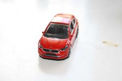 majorette DS4   OYUNCAK ARABA KOLLESKİYON (( DELİKLİ RAF KUTU