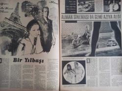 7 Gün Haftalık Aktüalite Sinema Tiyatro Müzik ve Magazin Dergisi - 28 Aralık 1969 - Semiramis Pekkan - Nebahat Çehre - Muammer Karaca - Seher Şeniz - Esen Püsküllü - Sevtap Çetinkale - Uğur Güçlü - Peri Han - Gülriz Sururi - Ayhan Işık - Nilüfer Koçyiğit - Ekrem Bora - Belgin Doruk - Kartal Tibet - Filiz Akın - Hayatlarının En Güzel Yılbaşı Gecesi - Ali Kemal Meram - Bir Yılbaşı Hikayesi - Alman Sineması da Gemi Azıya Aldı - Türkan Şoray Yeni Yıla Girerken Kimsesiz Yavruları Sevindirdi - Fatma Girik - Ulvi Okar - Bilmece Bulmaca - Kaktüs Çiçeği - İngrid Bergman - Wç Matthau - Rick Lenz - Goldie Hawn - Puro Sabun Reklamı - Herşey Sadece Reklam İçin - Uğur Güçlü Yeni Aldığı Atına Kendi Adını Verdi fotoğraf ve haberi - Tam Takım Dergi