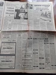 Milliyet Gazetesi - 11 Ocak 1977 -  Refik Erduran - Mümtaz Soysal - Faik Ahmet Barutçu'nun Anıları - Örsan Öymen - Hasan Pulur - Fenerbahçe Tribünlerinden Cemil Turan'a Büyük Sevgi Gösterisi - Galatasaray Teknik Direktörü Malcolm Allison - İsrail Ebu Davut'u Fransa'dan İstiyor - ABD 40 Fantom Uçağı İçin Bize 69,6 Milyon Dolar Kredi Veriyor - Valilik Ankara Ülkü Ocakları Şubesini Bir Ay Kapattı - İçişleri Bakanı Oğuzhan Asiltürk Bu Dönem Trafik Yasasını Çıkartacağız - Süleyman Demirel