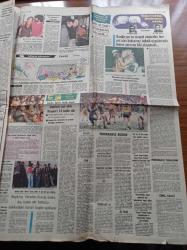 Milliyet Gazetesi - 11 Ocak 1977 -  Refik Erduran - Mümtaz Soysal - Faik Ahmet Barutçu'nun Anıları - Örsan Öymen - Hasan Pulur - Fenerbahçe Tribünlerinden Cemil Turan'a Büyük Sevgi Gösterisi - Galatasaray Teknik Direktörü Malcolm Allison - İsrail Ebu Davut'u Fransa'dan İstiyor - ABD 40 Fantom Uçağı İçin Bize 69,6 Milyon Dolar Kredi Veriyor - Valilik Ankara Ülkü Ocakları Şubesini Bir Ay Kapattı - İçişleri Bakanı Oğuzhan Asiltürk Bu Dönem Trafik Yasasını Çıkartacağız - Süleyman Demirel