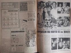 7 Gün Haftalık Aktüalite Sinema Tiyatro Müzik ve Magazin Dergisi - 10 Ağustos 1969 - Fatma Karanfil - Postacının Getirdikleri - Öteden Beriden - Moda Dünyasında Yenilik - Fransız Heykeltraşları Mücevherciliğe Başladı - Küba İhtilali Hikayesi - Ömer Şerif-  Jack Palance - Cesare Danova - Woody Strode - Barbara Luna - Tiyatro ve Sinema Sanatçısı Kenan Büke'nin Kızı Cam Ressamı Zeynep Büke Ortalıkta Bir Tek Kırık Cam Parçası Bile Bırakmıyor - Senin İçin Hikayesi - Arın Göktan - Beyaz Perdenin Genç Yıldızlarından Fatma Karanfil İçin Eskişehirspor Bir Yana Dünya Bir Yana - Ulvi Okar - Bilmece Bulmaca - Zeynep Değirmencioğlu - Son Mektup fotoromanı - Dünyanın En Ünlü 12 Mankeninden Biri Haldun Güvan - Özkan Tikveş - Avukatınız Diyor Ki - Yalan Şahitlik Suçu - Ev Doktoru - Rauf Sezer - Kalp Romatizması - Dadı İzinli Çıkınca-  Hülya Koçyiğit - Selim Soydan fotoğraf ve haberi - Tam Takım Dergi