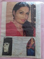 Türkan Şoray Çeşitli Gazete Dergi ve Haber Sayfalarından kesilmiş 4 adet fotoğraflı 20*30cm ebadında arkalı önlü boş kağıda yapıştırılmıştır.