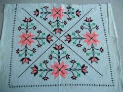 ETAMİN ÜZERİNE KANAVİÇE İŞLEMELİ - KIRLENT - 50X57 CM- BURSA ÇEVRESİNDEN