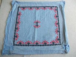 ETAMİN ÜZERİNE KANAVİÇE İŞLEMELİ - KIRLENT - 47X52 CM - ARKASI YOK- BURSA ÇEVRESİNDEN