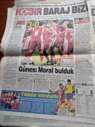 Sabah Gazetesi - 7 Ekim 2001 - Çetin Altan - Haşmet Babaoğlu - Diyarbakır Teoman Diye Haykırdı - Cem Yılmaz Paslanmışım - Milli Takım Dünya Kupası Elemelerinde Moldova'yı Güle Oynaya Yendi - İlhan Mansız - Tugay Kerimoğlu - Alman Basınından Müthiş İddia Milli Görüş Silahlanıyor - Usame Bin Ladin - Bush Vakit Doldu Kabil'de İlk Ateş - Süleyman Demirel Endişelerim Var