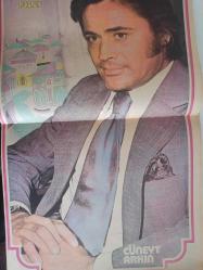 TV'DE 7 Gün Haftalık Aktüalite Sinema Tiyatro Müzik ve Magazin Dergisi - 24 Mayıs 1976 - Zafer Cilasun - İstanbul'da İkinci Balayı - Ne Biçim Televizyon Bu? - Müşfik Kenter - Mehpare Çelik - Ümit Aktan - Bülent Denli - Işıl German - Sabaha Karşı Sinema - TV'de Karar Günü - Andy Granatelli - Gene Barry - Glenn Ford - Ajda Pekkan - Doris Day - Judy Garland - Salih Ataç - Zafer Cilasun - 7.İslam Ülkeleri Konferansının Ardından - Müzeyyen Senar - Aydın Tansel - Jennifer Jones - Neriman Altındağ - Melike Demirağ - Füsun Önal - Charlton Heston - Nazan Balkır Tan - Aydın Tansel - Kevser Tanrıkurt - Cüneyt Arkın Posteri - Tahsin Öztin - Hover Elektrikli Süpürge Reklamı - Son Durakta Son Görev - Cenk Koray - Ben Casey - Zerrin Özer - Erdem Alkın - Ceylan Ece - 36. Paralel - Nilgün - Esin Şentürk - ADAM Erkek Kolonyası - Size Bir Kitap Tavsiye Edeceğim - Sezai Solelli- Nahide Şerbet - İrene Dunne - Fred Mac Murray - Ahmet Üstün - Hayri Pekşen fotoğraf ve haberi - Tam Takım Dergi