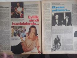 TV'DE 7 Gün Haftalık Aktüalite Sinema Tiyatro Müzik ve Magazin Dergisi - 12 Haziran 1979 - Perran Kutman - Müşfik Kenter - Yıldız Kenter - Şükran Güngör - Hikmet Feridun Es - Evlilik Şimdi Buzdolabında - Erkan Oyalı - Cenk Koray - Fatih Orbay - Paul Newman - Roy Thinnes -- Ursula Andress - Asu Maralman Kondisyon Arıyor - Zafer Cilasun'u Dirilttiler - Hoover Çamaşır Makinesi Reklamı - Cenk Koray - Babalığa Yedi Kala - Hikmet Feridun Es - Şakir Öner Günah Çıkartıyor - Turnede Kurulan Ortaklık - Yarım Milyonluk Kadın - Cemile Kutgün - Philips Radyo Teyp Reklamı - Herşeyimi Ağabeyime Borçluyum - Orhan Şener - Tahsin Öztin - Hakan Tanfer - Metin Akpınar - Serpil Nur - Ayşe Egesoy - Necla Erol - Sezai Solelli - Televizyonda 7 Gün - 9 Ay Geciken Randevu - Dinarsu Halı Reklamı fotoğraf ve haberi - Tam Takım Dergi