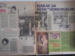 TV'DE 7 Gün Haftalık Aktüalite Sinema Tiyatro Müzik ve Magazin Dergisi - 20 Mart 1978 - Ekranın Yeni Kralı Jett - Nilüfer - Joseph Armagh - Jan Michael Vincent - Çam Devirmede Rekora Doğru - 20 Yılda 4 ere Erkek - Türkan Şoray- Hikmet Feridun Es - TRT Hiçbir Şeyden Korkmadı Bu Diziden Korktuğu Kadar - Charles Kay - Sezai Solelli - İnsanlardan Nefret Ediyor - Sonu Olmayan Yol - Bunlar da Bizim ''Korkusuzlar'' - Aylin Urgal - Anten Falı - Enis Fosforoğlu - A'dan Z'ye Yazarlar Sendikası'nı Ayağa Kaldıran Hata - Parizien Çorap Reklamı - Dekora Perde Reklamı fotoğraf ve haberi - Dergi Tam Değildir Sadece 16 Sayfası Mevcuttur