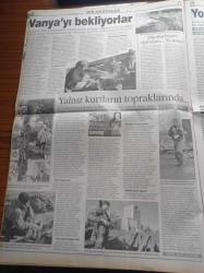 Radikal Gazetesi - 29 Kasım 1999 - Çeçenya'da Bitmeyen Savaş Yazı işleri - Pete Sampras Andre Agassi'yi Dağıttı - Trabzonspor Yanarken Yaktı - İşte Kenan Evren İle Süleyman Demirel'in Çankaya'daki 12 Eylül Tartışması - Deprem Mühendisi Profesör Nuray Aydınoğlu Deprem Art Arda 3 Kez Vurmaz - Astronot Adayımız Cemocan Yeşil - Gucci İle Yves Saint Laurent Evleniyor - Perihan Mağden