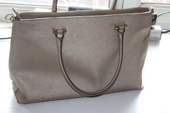 PİERRA CARDİN ORJİNAL EL  ÇANTASI DETAYLAR RESIMDE 2'EL SAGLAM (YENİ KOLİ 5