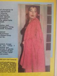 TV'DE 7 Gün Haftalık Aktüalite Sinema Tiyatro Müzik ve Magazin Dergisi - 9 Haziran 1980 - Bülent Ersoy Artık Carmen'dir - İnci Bulaşık Deterjanı Reklamı - 47 Günlük Ayrılıktan Sonra Yine Merhaba - TRT'de Bir Bozukluk Var - TRT'nin Makası Hızlı Çalışmaya Başladı - Uğur Dündar'a İlk Darbe - Bizimkiler Hala Hovardalıklarından fedakarlık etmeye yanaşmıyorlar - Büyük Finalden Ekrana Gelmeyen Görüntüler - Kendi Saunana Kendin Gir - Havilland Şampuan Reklamı - Delial Şampuan Reklamı fotoğraf ve haberi - Dergi Tam Değildir Sadece