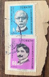 Mektup Zarfından Kesilmiş  / Postadan Geçmiş İkili Pul Filateli - Damgalı -  DR. BESİM ÖMER AKALIN, 5 KURUŞ / KEMALETTİN MİMAROĞLU, 60 KURUŞ -  Türkiye Cumhuriyeti