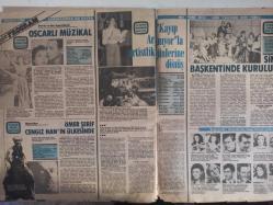 TV'DE 7 Gün Haftalık Aktüalite Sinema Tiyatro Müzik ve Magazin Dergisi - 9 Kasım 1981 - Uğur Dündar - Mesut Mertcan Boşanıyor - Cumhuriyet Bayramı GAF'ın İkinci Perdesi - Uğur Dündar Arabesk Dünyasında Olay Arıyor - Müslüm Gürses - Selami Şahin - Neşe Karaböcek - Orhan Gencebay - Ferdi Tayfur - Gökhan Güney - Mine Koşan - Selahattin Cesur - Tansel Urcan - Birten Erim - Soner Aytok - Feride Yüce - Hakan Güner - Çetin Cengiz - Yeni 15 Yıl - Hikmet Feridun Es - Ömer Şerif - Sinemanın Başkentinde Kuruluş Yılları Dört Büyükler'den Ata'nın Sevdiği Şarkılar - Filiz Makarna Reklamı - Pamukbank Reklamı fotoğraf ve haberi - Dergi Tam Değildir Sadece 12 Sayfası Mevcuttur