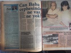 TV'DE 7 Gün Haftalık Aktüalite Sinema Tiyatro Müzik ve Magazin Dergisi - 7 Eylül 1981 - Cliff Bames - Dallas Bitti Ama Arkasında 7 Sorun Kalıyor - Zerrin Özer - Sezen Aksu - Berlin Radyo Televizyon Fuarı'nda - Esen Ünür - Can Akbel - Cansu Akbel - Yılların Kantocusuna Ekranda Şarkı Söyletmiyorlar - Hikmet Feridun Es - Mesut Mertcan - Yapı ve Kredi Bankası Reklamı - Ülkü Giray - Aydın Güven - Bayan Ellie Geliyor - Üzüm Üzüme Baka Baka Kararır - Kamera Karşısında İlk Sınav - Aylin Uygal - Oturdular Konuştular Ama Yuvalarını Kurtaramadılar - Metin Ersoy - Tuğçe Ersoy - Salih Uzuner - Vezüv Fırın Reklamı - Ümit Aktan - Fatih Orbay - 250 Liraya Mal Olan Program - Drina İp Reklamı - Ahmet Özhan - Uğur Dündar İçin soruşturma - Sevim Canbaz - Kemal Zeki Gençosman - Pamukbank Reklamı fotoğraf ve haberi - Tam Takım Dergi