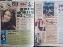 TV'DE 7 Gün Gong Haftalık Aktüalite Sinema Tiyatro Müzik ve Magazin Dergisi - 30 Nisan 1984 - Samime Sanay - Sevim Deran - Hem Müzik Hem Fizik - Yüksel Uzel - Emel Sayın - Gökben - Yüksel Uzel - Esma Erdem - Nilgün Onatkut - Bu Yıl Sonuncu Olmayacağız! - Gençleri Büyüleyen Kız - Hikmet Feridun Es - Ali Poyrazoğlu - TRT Kazığı - Berna Engin - Erdoğan Sevgin - Zeynep Değirmencioğlu - Pamuk Prenses'in Sarayında - Oralet İçeçek Reklamı - Ayşe Egesoy - Ali Egesoy - Mehmet Akarca - Kunta Kinte - Kendi Söküğünü Kendin Dik - Tolga Han - Seden Kızıltunç - Neşeli Dakikalar - Dünün Gençlerini Büyüleyen Melodiler - İzzet Öz -Suna Yıldızoğlu - Cokun Evcim - Müzikte Afton Fırtınası - Türkan Şoray - Cihan Ünal - Sezercik, şimdi tığ gibi delikanlı - Yayla Margarin Reklamı - Diana ross - Tele Program - Rothmans Sigara Reklamı - Yasemin Kutsi - Lahmacunlu, viski partisi - Halit Kıvanç - Kenan Evren - Esen Ünür - Arçelik Elektrikli Süpürge Reklamı fotoğraf ve haberi - Tam Takım Dergi