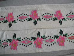 ETAMİN ÜZERİNE KANAVİÇE İŞLEMELİ - YASTIK SARGISI - BURSA ÇEVRESİNDEN