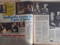 TV'DE 7 Gün Haftalık Aktüalite Sinema Tiyatro Müzik ve Magazin Dergisi - Bu da Brodway'den Bir Görüntü - 17 Şarkıya 12 Kıyafet - Binbir Yüzlü Raffella - Raffaella Carra ile 3 Gün 3 Gece - Halit Kıvanç - Gölgedeki Gizli Nişanlı - Geceler ve Gündüzler - Yumurtanın Sarısı - Lana Turner - Fred May - Ertan Anapa - Funda Anapa - Pekcan Koşar - Selma Koşar - Lavado Banyo Odası Reklamı - Erol Evgin - Aşık Veysel - Ekran Ancak Böyle Güzelleşir - Saadet Yılmaz - Fırçana Vurulayım Nokta - Cemile Kutgün'de Büyük Değişiklik Var - Giray Elmalı - Filiz Makarna Reklamı - Gökben - Deniz Gökçer - Işın Yenersu - Zerrin Özer - Süleyman Turan - Türkan Şoray - Kemal Öncü - Eyüp Öncü - Güllü'de Ölümden Döndüm fotoğraf ve haberi - Dergi Tam Değildir Sadece 22 Sayfası Mevcuttur - Dergi Kapağı Yoktur