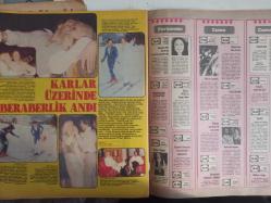 TV'DE 7 Gün Haftalık Aktüalite Sinema Tiyatro Müzik ve Magazin Dergisi - Bu da Brodway'den Bir Görüntü - 17 Şarkıya 12 Kıyafet - Binbir Yüzlü Raffella - Raffaella Carra ile 3 Gün 3 Gece - Halit Kıvanç - Gölgedeki Gizli Nişanlı - Geceler ve Gündüzler - Yumurtanın Sarısı - Lana Turner - Fred May - Ertan Anapa - Funda Anapa - Pekcan Koşar - Selma Koşar - Lavado Banyo Odası Reklamı - Erol Evgin - Aşık Veysel - Ekran Ancak Böyle Güzelleşir - Saadet Yılmaz - Fırçana Vurulayım Nokta - Cemile Kutgün'de Büyük Değişiklik Var - Giray Elmalı - Filiz Makarna Reklamı - Gökben - Deniz Gökçer - Işın Yenersu - Zerrin Özer - Süleyman Turan - Türkan Şoray - Kemal Öncü - Eyüp Öncü - Güllü'de Ölümden Döndüm fotoğraf ve haberi - Dergi Tam Değildir Sadece 22 Sayfası Mevcuttur - Dergi Kapağı Yoktur