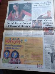 Hürriyet Gazetesi - 8 Nisan 2003 - Russell Crowe'in Sevgilisi Bekarlığa Veda Partisi'nde Erkek Striptizcilerle Eğlendi - Sertab Erener Bob Dylan'ın Şarkısını Seslendirdi - Fenerbahçe'de Fatura 9. Hoca Oğuz Çetin'e Kesildi - Aziz Yıldırım Fenerbahçe'yi Bırakmam - Savaşı'n 19. Gününde Saddam Efsanesi Çok Ağır Darbeler Yedi - Saddam Heykeli Baş Aşağı - Recep Tayyip Erdoğan - Cemil Çiçek - Binali Yıldırım - Süleyman Demirel