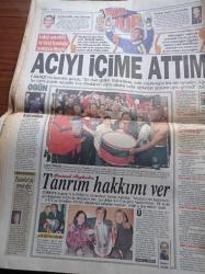 Hürriyet Gazetesi - 13 Nisan 2001 - Güney Afrika Futbol Maçında Tribünde Facia - Özer Altın Ben Olmaz Diyince Zeki Müren Kestirmedi - TÜSİAD'dan Hükümete Tarihî Çağrı Cesur Olun Kaybedecek Bir Şeyiniz Yok - Fransız Elçi Kemal Derviş'i Bizim Bakan Sandım - Sıfır Atma Uzmanı Geliyor