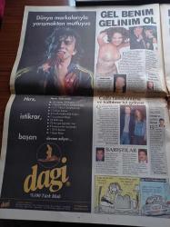 Hürriyet Gazetesi - 17 Nisan 2001 - Galatasaray Real Madrid Maçı İçin Kenetlendi - Mario Jardel -  Mircea - Süleyman Demirel Faturayı Bize Kesmeyin - MHP Milletvekili Mehmet Gül Kemal Derviş Mason'dur Dedi- Emniyet Müdürü Gaffar Okkan  Suikastının Gözcüsü Ele Geçirildi - Ricky Martin