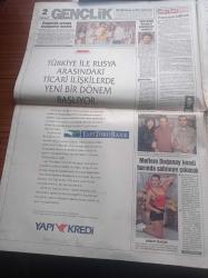 Hürriyet Gazetesi - 20 Haziran 1994 - İbrahim Tatlıses - Pavarotti - İzmirli Kıza Zenci Koca - Dünya Kupası ABD - Brezilya'nın Yıldızı Romario - Rusya'nın Yıldızı Onopko - Devlet Bakanı Aykon Doğan İle Otomobil Üreticileri Arasında Büyük Pazarlık - Özer Çiller Tutuksuz Bir Hapis Hayatı Yaşıyorum - Bülent Ecevit'in Mitingine Bomba - Refah Partisi - Hüsamettin Cindoruk - Murat Karayalçın'ın Büstü Söküldü