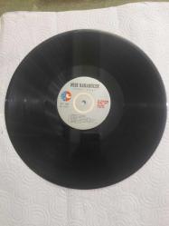 NEŞE KARABÖCEK - GECENİN MATEMİ - LP / 33 LÜK PLAK (DÖNEM BASKI)
