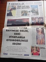 Hürriyet Gazetesi - 12 Haziran 1994 - Pentagram'ın Şehit Düşen Genç Gitaristi Ümit Yılbar'ın Vefalı Öğrencileri - Gökhan Özoğuz - Galatasaray'da Saftig'e ne İşi İmzaya Kaldı - Dünya Kupası Sebebiyle Nijerya Ambargo Deldi - Ege'de Silahsız Uçuş - TÜSİAD Başkanı Halis Komili Bina Çökerse Herkes Altında Kalır - Ankara DGM Başsavcısı Nusret Demiral DEP'liler Köpek Değil Ki Seveyim - Aziz Nesin'e Özel Mezar Kararnamesi - Genelkurmay Başkanı Doğan Güreş