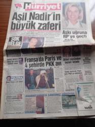 Hürriyet Gazetesi - 19 Kasım 1993 - Tarkan İle Juliet Aşkı Sona Erdi - Galatasaray'da Kubilay Türkyılmaz Paniği - Mustafa Denizli Beşiktaş'ı Karıştırdı - Asil Nadir'in Büyük Zaferi - Aşkı Ugruna Refah Partisi'ne Geçen Filiz Ergün - Besim Tibuk Ve İbrahim Tatlıses Dilleri Yüzünden Başları Belada - Besim Tibuk Güneydoğu'da Bir Kürt Devleti Kurulabilir - Devlet Terörist Şemdin Sakık'tan Noter İstedi