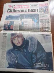 Hürriyet Gazetesi - 19 Kasım 1993 - Tarkan İle Juliet Aşkı Sona Erdi - Galatasaray'da Kubilay Türkyılmaz Paniği - Mustafa Denizli Beşiktaş'ı Karıştırdı - Asil Nadir'in Büyük Zaferi - Aşkı Ugruna Refah Partisi'ne Geçen Filiz Ergün - Besim Tibuk Ve İbrahim Tatlıses Dilleri Yüzünden Başları Belada - Besim Tibuk Güneydoğu'da Bir Kürt Devleti Kurulabilir - Devlet Terörist Şemdin Sakık'tan Noter İstedi