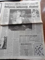 Hürriyet Gazetesi - 28 Aralık 1993 - Bülent Ersoy'a 400 Milyonluk Giysi - Kızı Pavarotti'yi Çileden Çıkardı - Halil Mutlu Bulgaristan'da Ailesiyle Hasret Giderdi - Oğuz Çetin Altın Bir Devir Yaşıyoruz - Abdullah Öcalan Öldürüldü Söylentisi - Başbakan Tansu Çiller Bedrettin Dalan'ı İstanbula Armağan Etti - Süleyman Demirel Veto Anayasal Yetki - Vergi Zenginin Dediği Gibi Oldu