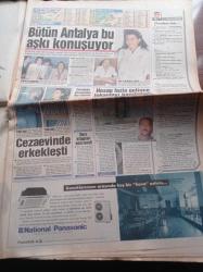 Hürriyet Gazetesi - 29 Temmuz 1993 - Beşiktaş'a Irkçı Darbe - Fenerbahçe Kubilay Türkyılmaz'ı Alıyor - Abdi İpekçi Cinayetinin İkinci Sanığı Papa Suikastının Kilit Adamı Bedri Ateş Oral Çelik Olduğunu İtiraf Etti - Mesut Yılmaz'ın İzmir'deki Yakışıklı Sağ Kolu Serdar Şınlak - Cemal Madanoğlu Oldu- Orman Bakanı Hasan Ekinci