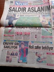 Hürriyet Gazetesi - 24 Kasım 1993 - Galatasaray Şampiyonlar Ligi'nde Barcelona Karşısında - Herkül'ü İstiyoruz - Koyu Beşiktaşlı Hikmet Çetin Galatasaray'la Gurur Duyuyorum - Tahsin Öztin'i Kalbimize Gömdük - Tansu Çiller Kendini Adnan Menderes'e Benzetti - Koalisyon Gitti Geldi - PKK'yı Vur Emri ABD'den Geldi