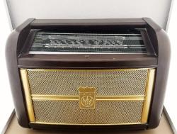 ANTİKA PHILIPS LAMBALI RADYO. TEMİZ KONDİSYONDA. ÇALIŞIR HALDE EBAT: 45x32x22 cm