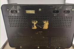 ANTİKA PHILIPS LAMBALI RADYO. TEMİZ KONDİSYONDA. ÇALIŞIR HALDE EBAT: 45x32x22 cm