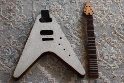 Antika - V Kasa Elektro Gitar Gövde ve Sap - kitantik - kitaLog