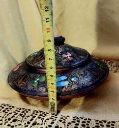 BAKIR ŞEKERLİK ÇİÇEK İŞLEMELİ BOYALI ÇOK ESKİ  ŞEKERLİK.