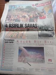 Hürriyet Gazetesi - 16 Aralık 1992 - A Milli Takım Yıldızlar Topluluğu Hollanda Önünde - İnönü Stadında 50. Milli Maç - Sepp Piontek - Somali Birliği'ne Seks Uyarısı - Bekar Bakan İbrahim Tez'den Sıcak Kutlama - Yugoslavya Başbakanı Milan Paniç Türkiye'ye Meydan Okudu - Koca Reis Sadettin Bilgiç'in İntikamı