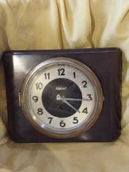 ANTİKA DUVAR SAATİ, BAYARD MARKA 1935 - 1940  FRANSA ÜRETİMİ KURMALI, BAKALİT KASA 8 GÜNLÜK DUVAR SAATİ, Sorunsuz Çalışmaktadır, makinesi mükemmel orijinâl üründür..