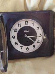 ANTİKA DUVAR SAATİ, BAYARD MARKA 1935 - 1940  FRANSA ÜRETİMİ KURMALI, BAKALİT KASA 8 GÜNLÜK DUVAR SAATİ, Sorunsuz Çalışmaktadır, makinesi mükemmel orijinâl üründür..