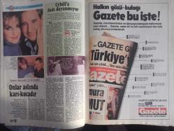 TV'DE 7 Gün Gong Haftalık Aktüalite Sinema Tiyatro Müzik ve Magazin Dergisi - 10 Ekim 1988 - Nilgün Akçaoğlu - Orhan Gencebay - Timur Selçuk - Nükhet Duru - Mesut Mertcan - Burhan Çaçan - Robert Hays - Elçin Temel - Gülgün Feyman - Cem Duna - Şengül Kılıç - Nilgün Balkaç - Can Okanar - Şengül Kılıç - Cevat Taylan - Şadiye Onuk - Fatma Karaca - Yeşim Tozan - Yeliz Tozan - İrem Altuğ - Robert Hakan Patterson - Başat Tezyüksel - Mahinur Öney - Canan Pekyol - Okan Öçer - Tülay Hasaltun - Özcan Kaba - Cybill Shepherd - Mesut Mertcan - Kemal Sunal - Selda Alkor - Zülfü Livaneli - Neil Tennat - Chris Lowe - Meral Açıkgöz - Erol Yaşar - Metin Gören - Emel Sayın - Güngör Bayrak - İzzet Öz - Aksu Kumaş Reklamı fotoğraf ve haberi - Tam Takım Dergi