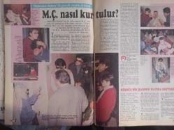TV'DE 7 Gün Gong Haftalık Aktüalite Sinema Tiyatro Müzik ve Magazin Dergisi - 26 Aralık 1988 - Korban Abay - Merih Akalın - Levent Özçelik - James Dean - Modern Millie - Bruce Willis - Lisa Bonet - İzzet Öz - Cem Duna - Yeni Yıl Gelmeden Parodisi Geliyor - Yine Siz Seçiyorsunuz! - Yılmaz Büyükerşen - Korhan Abay - Ertürk Yöndem - Özcan Ertuna  - Yalnız, sofistike ve çapkın - O hiç Ölmedi ki - Beğendirmek kolay inandırmak zor - Kadir İnanır - Faye Dunaway - Frank Sinatra - Peter sellers - Martin Chevy Chase- Steve Short - Nazan Şoray - Shirley Mac Laine - Gene Hackman - Stella Stevens - Parliament Sigara Reklamı fotoğraf ve haberi - Tam Takım Dergi