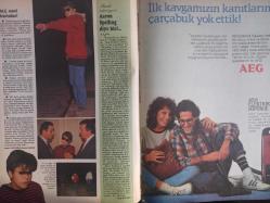 TV'DE 7 Gün Gong Haftalık Aktüalite Sinema Tiyatro Müzik ve Magazin Dergisi - 26 Aralık 1988 - Korban Abay - Merih Akalın - Levent Özçelik - James Dean - Modern Millie - Bruce Willis - Lisa Bonet - İzzet Öz - Cem Duna - Yeni Yıl Gelmeden Parodisi Geliyor - Yine Siz Seçiyorsunuz! - Yılmaz Büyükerşen - Korhan Abay - Ertürk Yöndem - Özcan Ertuna  - Yalnız, sofistike ve çapkın - O hiç Ölmedi ki - Beğendirmek kolay inandırmak zor - Kadir İnanır - Faye Dunaway - Frank Sinatra - Peter sellers - Martin Chevy Chase- Steve Short - Nazan Şoray - Shirley Mac Laine - Gene Hackman - Stella Stevens - Parliament Sigara Reklamı fotoğraf ve haberi - Tam Takım Dergi