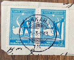 Mektup Zarfından Kesilmiş  / Postadan Geçmiş İkili Pul Filateli - Ankara, 5 Mart 1943 Damgalı - MİLLİ MÜDAFAA PULU, 2 KURUŞ - Türkiye Cumhuriyeti