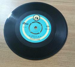 HANDAN KARA-BİR GARİP YOLCU