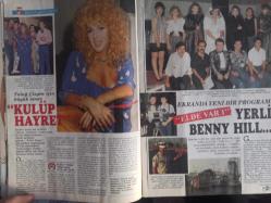 TV'DE 7 Gün Gong Haftalık Aktüalite Sinema Tiyatro Müzik ve Magazin Dergisi - 25 Temmuz 1988 - Kemal Sunal - Muazzez Abacı - Nükhet Duru - MFÖ - Yıldırım Gürses - Hülya Sözer - Atilla Arcan - George Michael - Mehmet Ali Birand - Neşe Karaböcek - Deniz Uğur - Berber Üzeyir - Erol Evgin - Hülya Süer - Nuray Hafiftaş - Emel Erdal - Oğuz Müftüoğlu - Emel Sayın - Mustafa Yolaşan - Sibel Can - Muazzez Abacı - Yıldırım Gürses - Selahattin Alpay - Mehmet Ali Erbil - Münir Özkul - Doğu Erkan - Özlem Savaş - Toto Karaca - Müjdat Gezen - Güral Gökçe - Tuluğ Çizgen - Atilla Arcan - Ahmet Çelenk - İbrahim Tatlıses - Samantha Fox - Atilla Arcan - Bruce Willis - Demi Moore - Tatlı Serseriyi Dize Getiren Kadın - George Michael - Mehmet Ali Birand - Tanju Okan - Kayahan - Dizzy Gillespie - Joan Baez - Elsa Martinelli - Zafer Önen - Levent Tülek - Ayşegül Aldinç fotoğraf ve haberi - Tam Takım Dergi