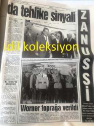 KIBRIS GAZETESİ YEREL TAŞRA BASINI ----27 Ağustos 1994 Yıl :1 Sayı :1809-Hükümet ortakları Kıbrıs Sorununda  anlaşamadı ve :Koalisyon  komada --UBP''den Eroğlu 'na tek rakip Enver Emin --Gazimağusa esnafı plansız -programsız  elektrik  kesintilerine karşı protesto gösterisi  düzenledi  Elektrik isyanı --Rumlar , KKTC ' de ki bir turistin  ölümüne neden  oldu  Yeni Rum Vahşeti  --Girne Belediyesi 'ne 60 çöp bidonu hediye edildi--Ticaret  Odası Kdv  'ye karşı  - RP -PKK İşbirliği --Rum , garantör Türkiye 'den rahatsız --Klerides , Denktaş 'ı  uzlaşmazlığa itiyor --Almanya Dış işleri bakanı  Klaus Kinkel  Hırvatistan 'da   Zagreb 'e gelen  bakanı meslektaşı  Graniç karşıladı --Nato Genel Sekreteri Manfred Wörner toprağa verildi --İki Mustafa Denizer ,Londra da Buluştu --Aşkınız için  check -up yapın -- Can Tufan :Türk Pop Müziğinde patlama değil ,enflasyon var --Avrupa 'nın yeni prensi Panucci --Baresi  'nin gönlü Japonya da -Ewing  Güney Afrika da --Fenerbahçe de müjdat  kadroda--